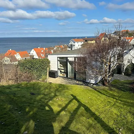Lovely House With Sea View In Feriehus